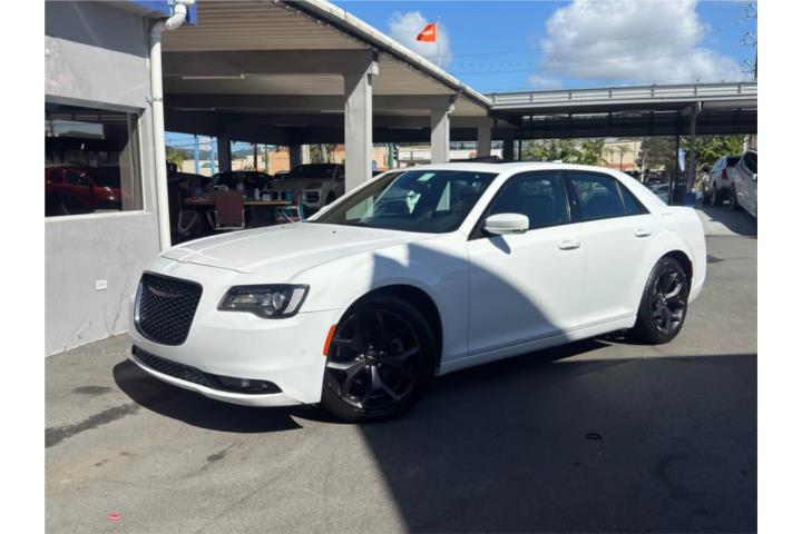 2023 Chrysler 300