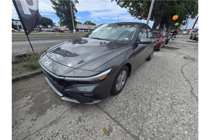 Hyundai Elantra del 2024