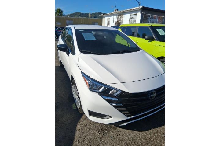 Nissan Versa del 2024