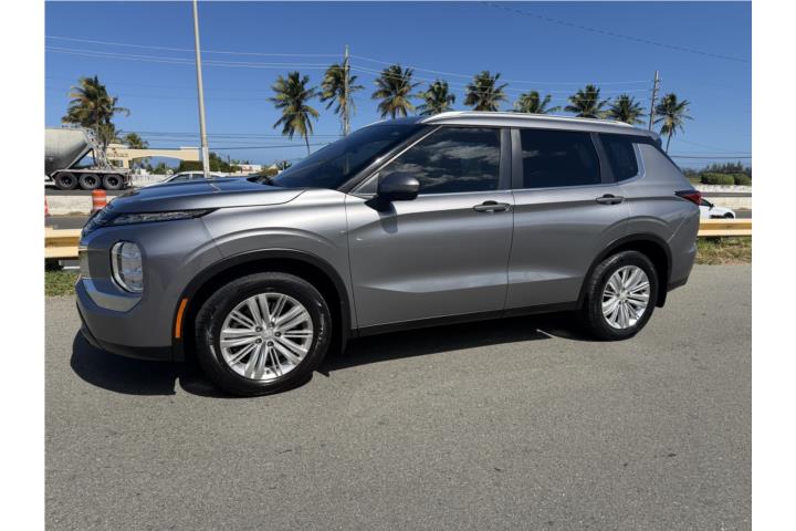 2022 Mitsubishi Outlander ES