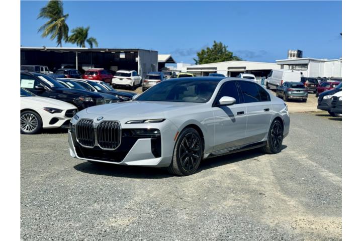 BMW 760i xDrive 2023 Certificado