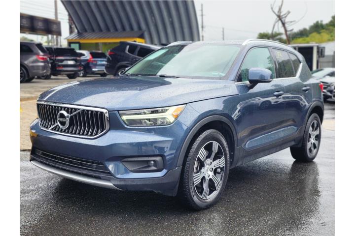 2022 Volvo XC40 T4