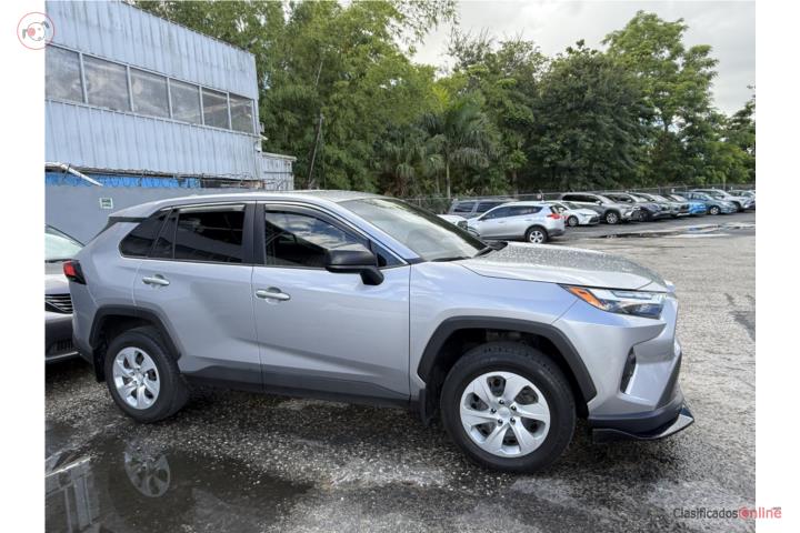 RAV 4 LE 2024 EXELENTRES CONDICIONES !!