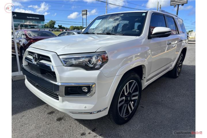 TOYOTA 4RUNNER LIMITED 2023 (SOLO 31K MILLAS)