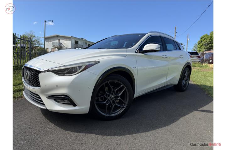 INFINITY QX30 2017