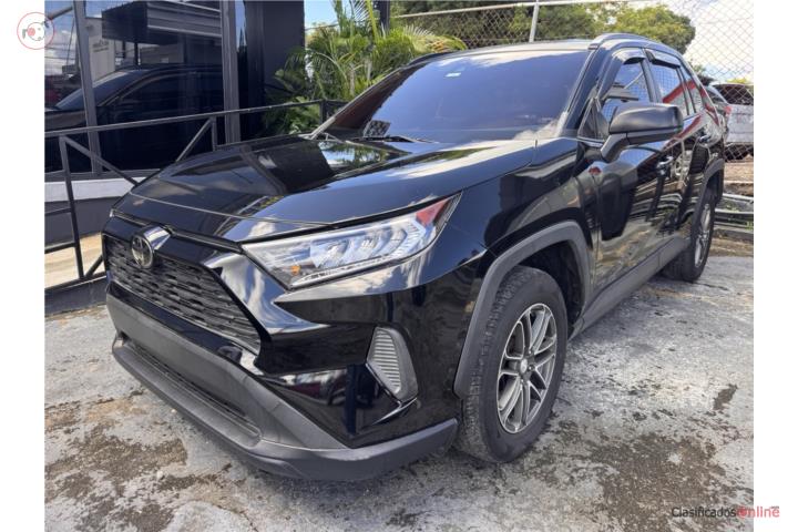 TOYOTA RAV4 LE 2021