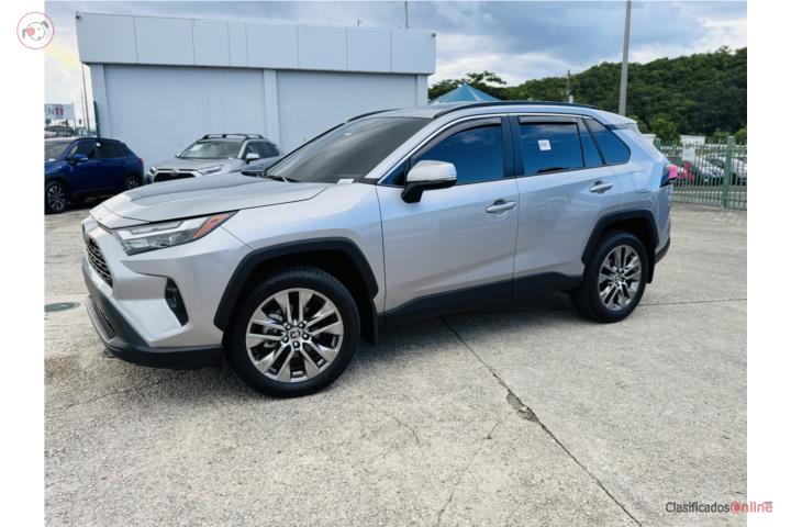 Toyota RAV4 XLE Premium 2025