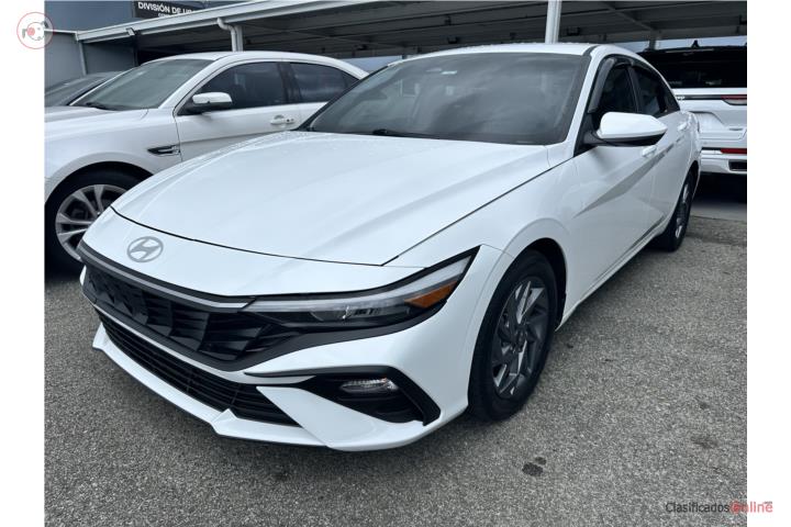 HYUNDAI ELANTRA 2024( SOLO 32K MILLAS)