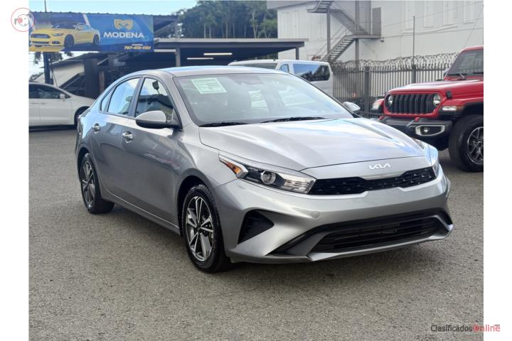 LX/2.0L V4/TRANSMISION CVT/APPLE CARPLAY