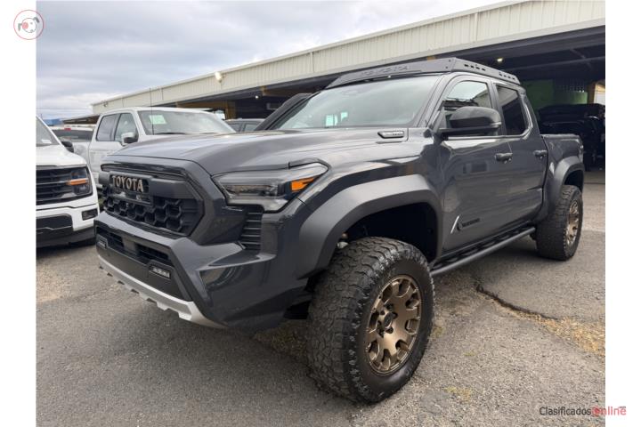 TOYOTA TACOMA TRAILHUNTER HYBRID 2024