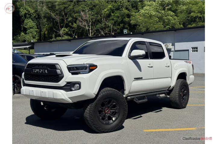Toyota Tacoma TRD sport 4x4