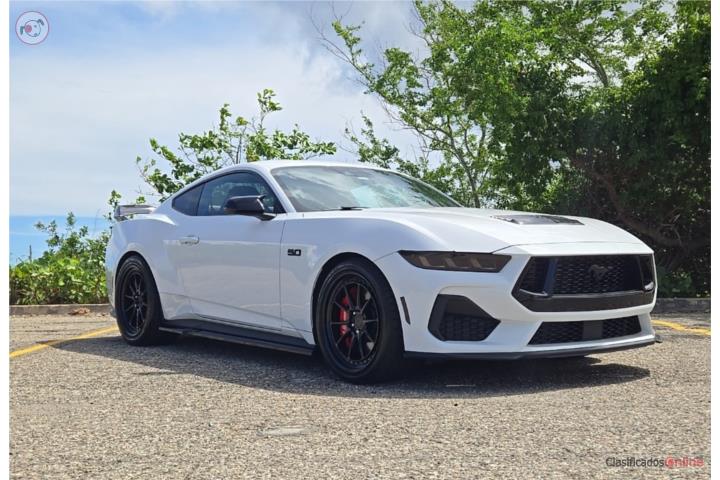 GT Premium 5.0L V8