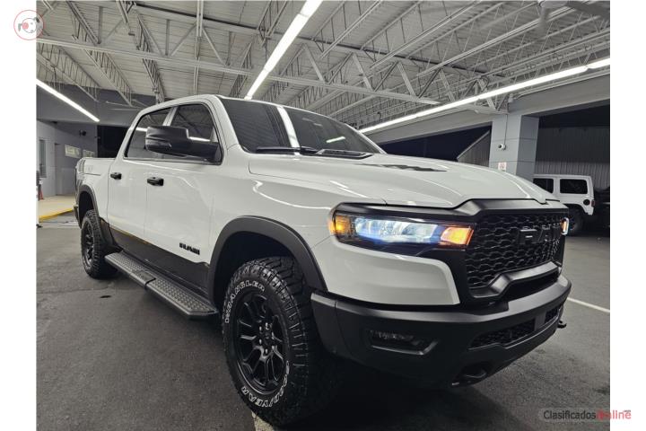 RAM REBEL 2025 con sólo 13k millas