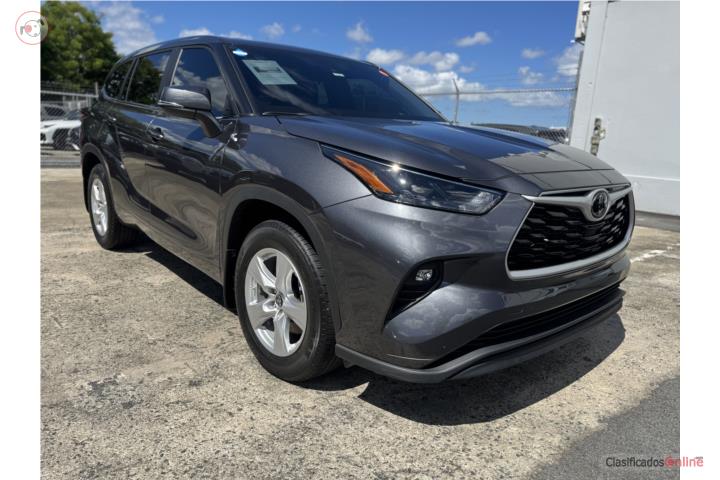 ¡2024 TOYOTA HIGHLANDER LE . PREOWNED!