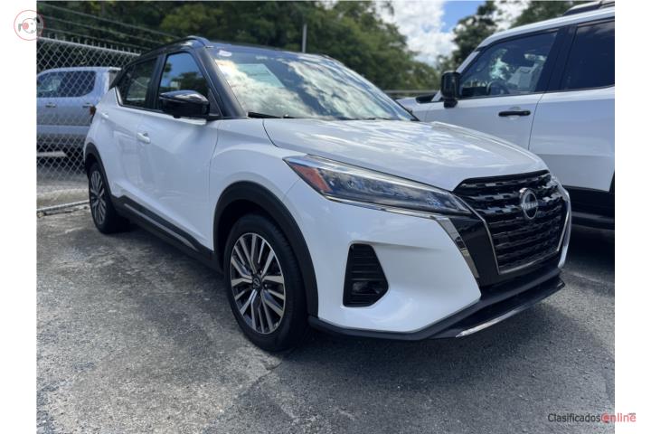 ¡2022 NISSAN KICKS SR . PREOWNED!