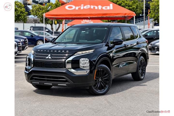 2022 Mitsubishi Outlander ES Black Edition