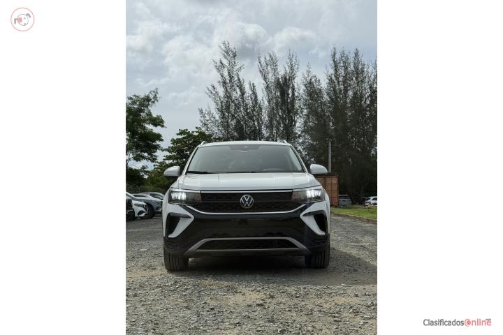 Volkswagen Taos 2024 - solo 27k millas