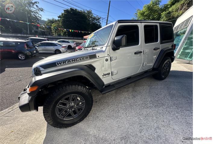 Jeep wrangler sport 2024 8 mil millas