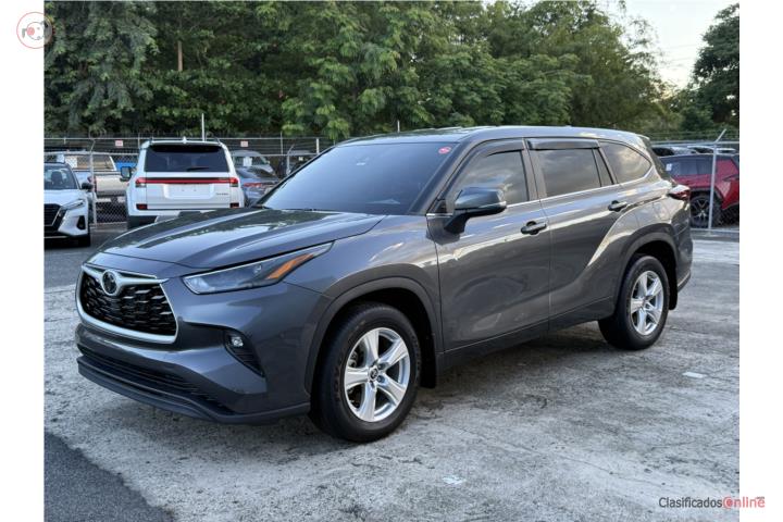 Toyota Highlander LE 2024