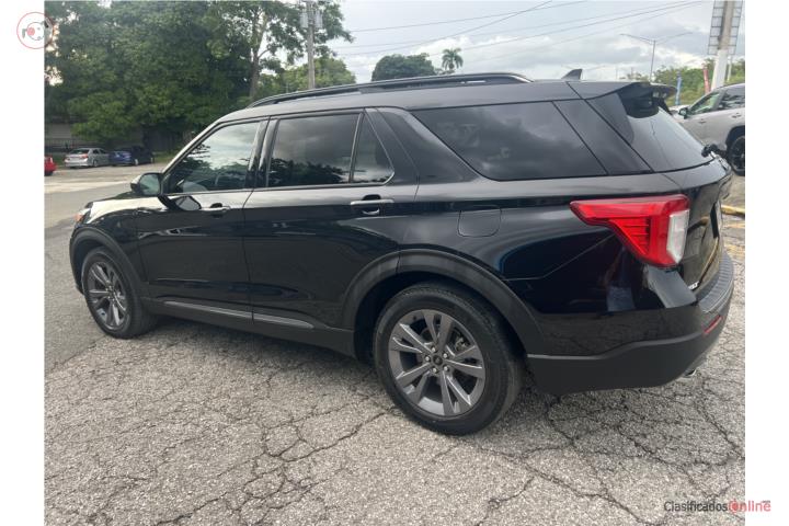 FORD EXPLORER XLT 3 FILAS 2023