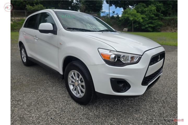 Mitsubishi Outlander Sport 2013 extra clean!