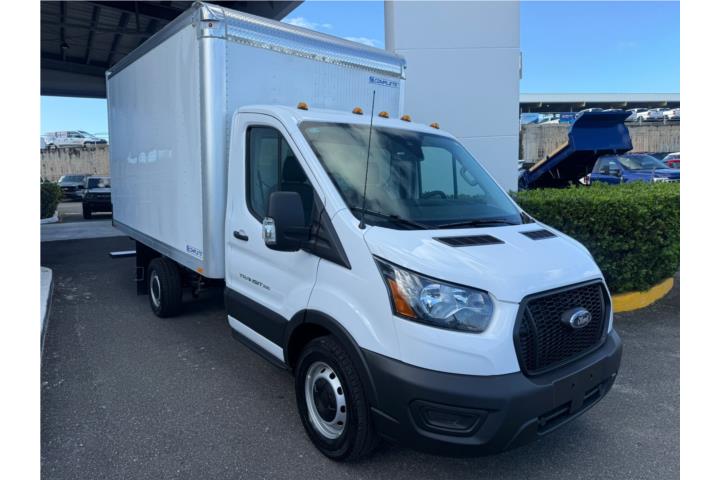 Ford Transit Camioneta de Caja 2025