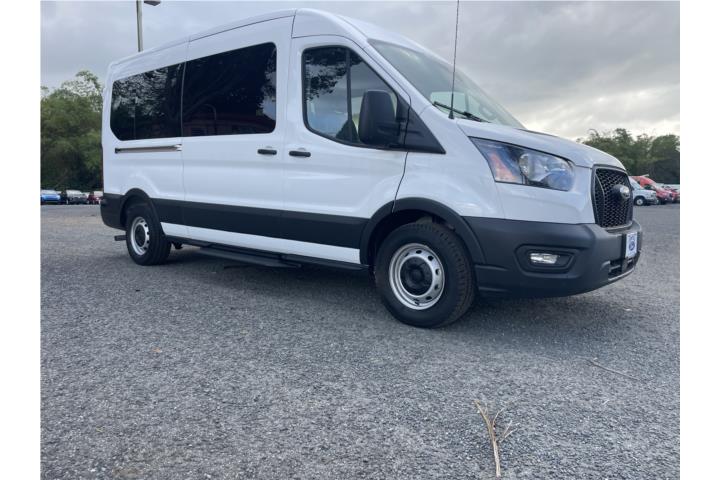 Ford Transit Passenger Van del 2025