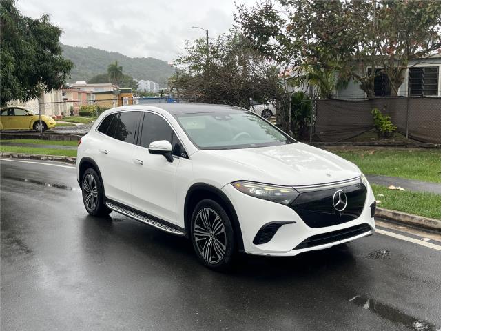 Mercedes Benz EQS SUV del 2023
