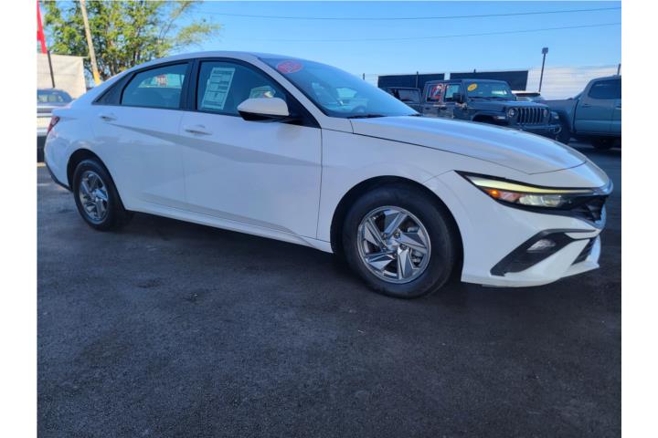 Hyundai Elantra del 2024