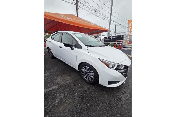 Nissan Versa del 2024