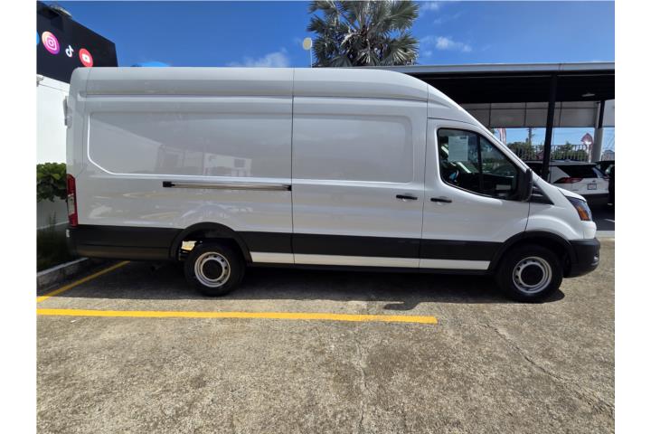 FORD TRANSIT CARGO VAN 2023