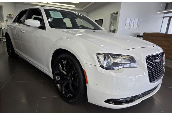 Chrysler 300S 2022