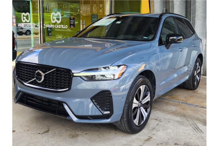 Volvo XC60 Recharge T8 Plus Dark Theme 2023