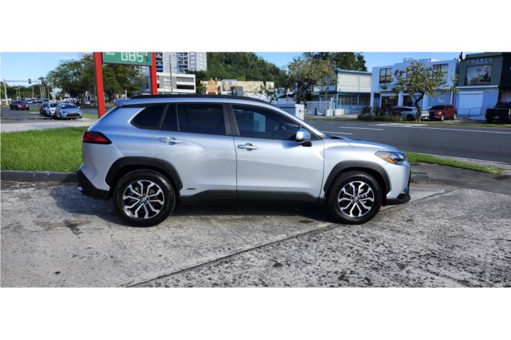 Toyota Corlla Cross SE hybrid (Bien nueva)