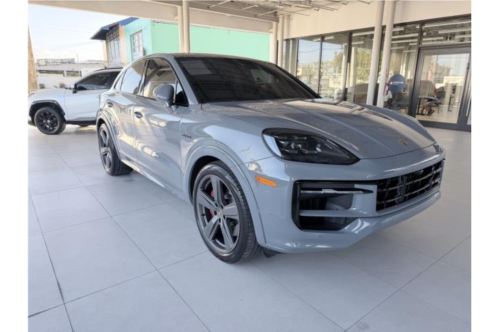 Porsche Cayenne E-Hybrid del 2024