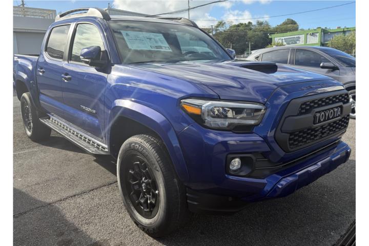 TOYOTA TACOMA SR5 DOBLE CABINA 2023