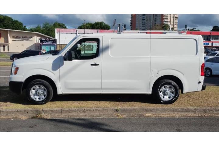 Nissan NV2500HD cargo