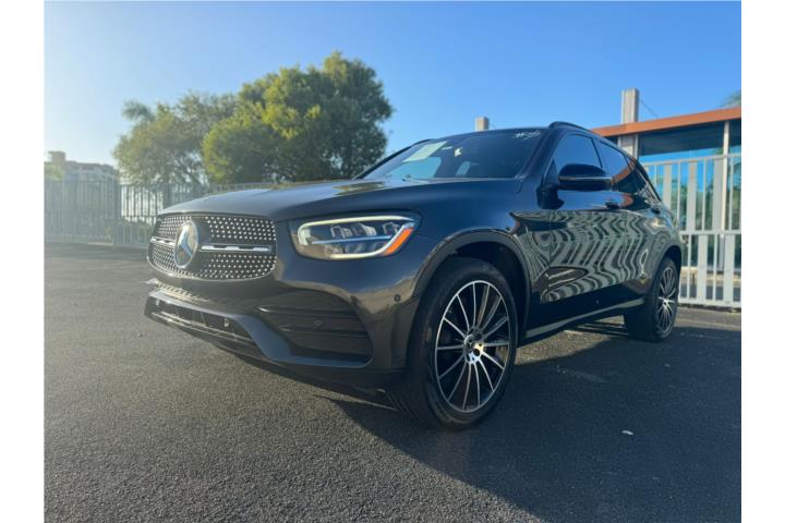 MERCEDES-BENZ GLC-300 2021