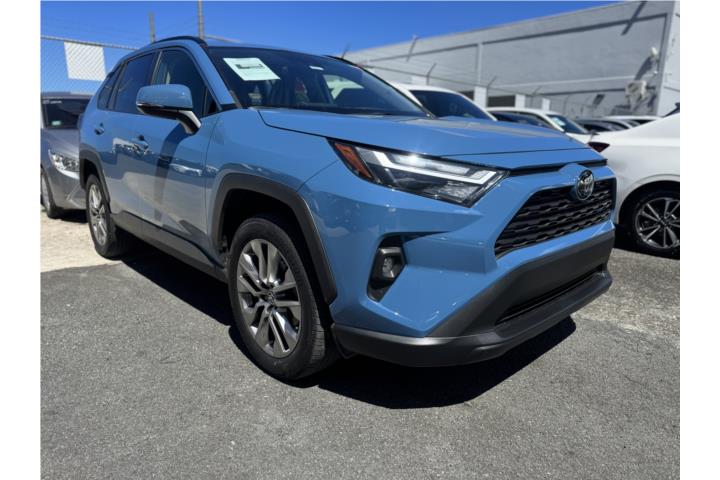 ¡2024 Toyota Rav4 XLE Premium | Clean Carfax!