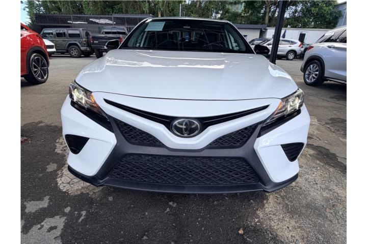 Toyota Camry SE 2020