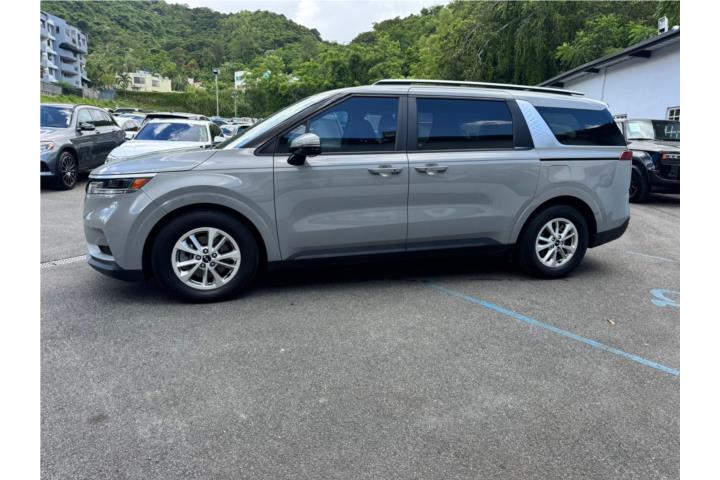 2023 Kia Carnival LX Seat Package