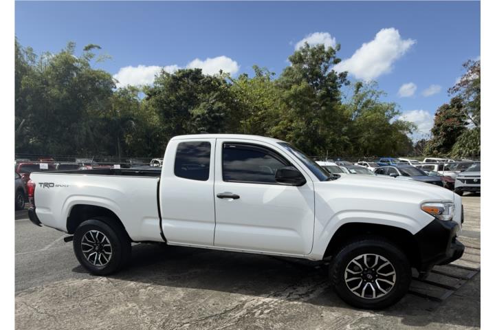 2023 Toyota Tacoma TRD Sport Solo 9k Millas