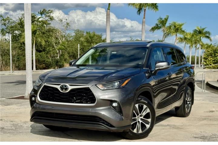 2022 Toyota Highlander XLE Premium