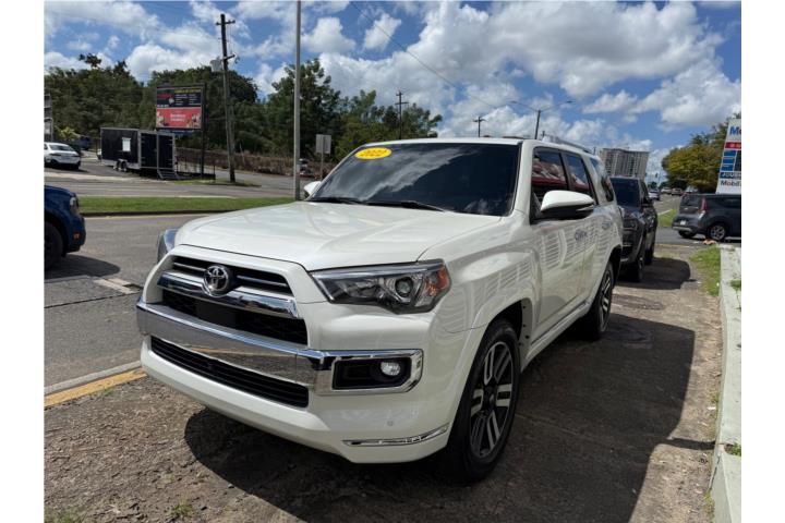 LIMITED, ASIENTOS EN PIEL, ESTRIBOS ELECTRICO