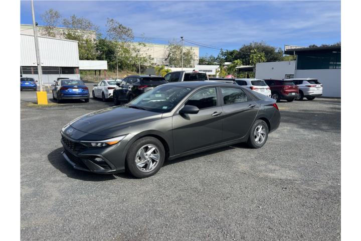 Hyundai Elantra del 2024