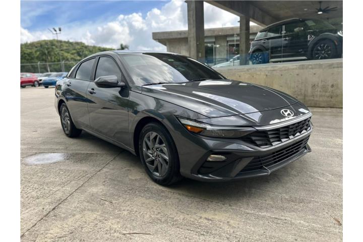 Hyundai Elantra del 2024