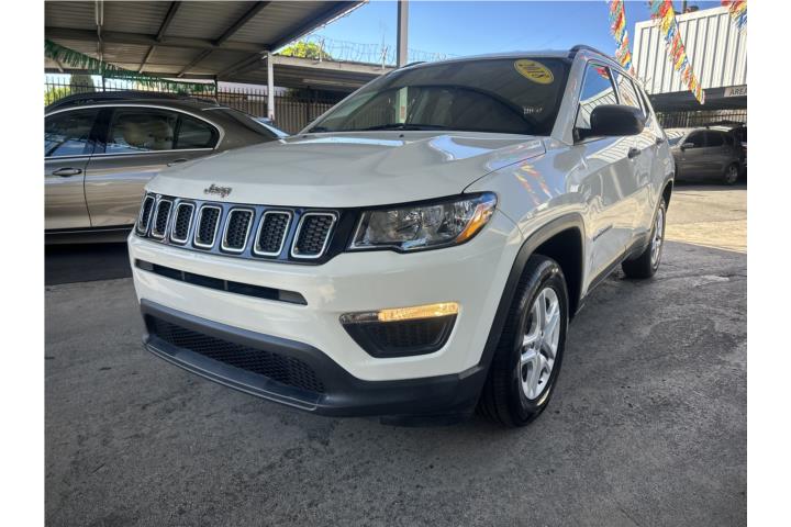 JEEP COMPASS SPORT 2018 SOLO 27K MILLAS!!!