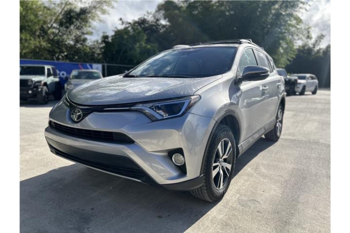 2017 Toyota Rav4 XLE Como Nueva !!