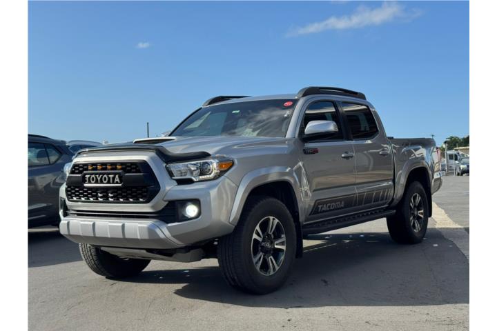 TOYOTA TACOMA 2017