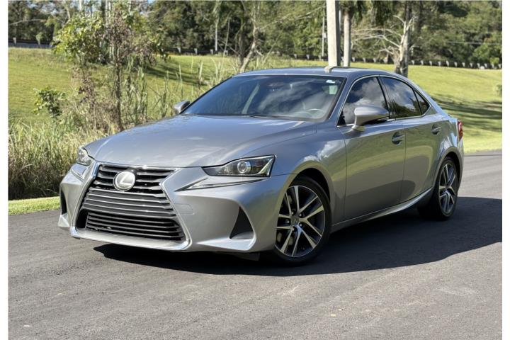 2019 Lexus IS 300 - Carfax Certificado